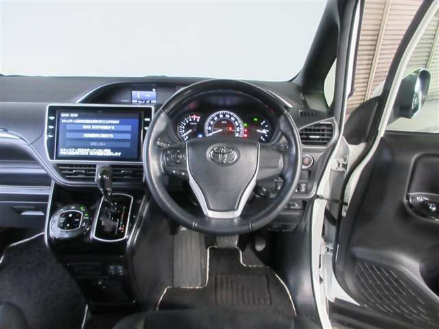 エスクァイア2.0 Gi プレミアムパッケージ ブラックテイラード