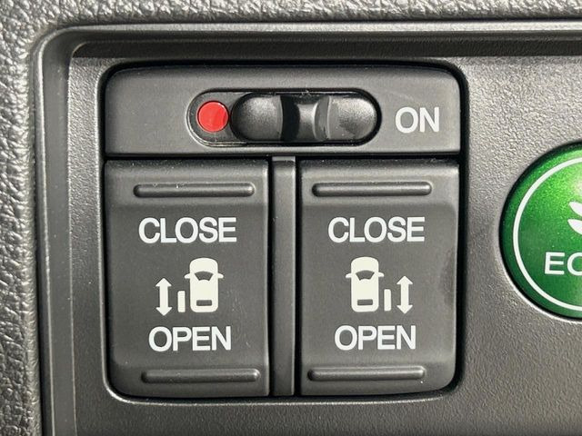 �y�����p���[�X���C�h�h�A�z�X�}�[�g�L�[��^�]�Ȃ̃X�C�b�`�Ō�ȗ����X���C�h�h�A�̊J���\���d��������͂����ăh�A���J����K�v�������A�����Ȃ��q�l�ł��ȒP�ɊJ���߂ł����K�ł���