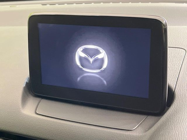 �y�}�c�_�R�l�N�g�i�r�z�ԓ��̕��͋C�Ƀ}�b�`������̌^�^�C�v�̃i�r�B�e����q�ݒ��Bluetooth�Đ����A�l�X�ȋ@�\���y���߂܂��B�����I�ȃ_�C�������삪�\�ŁA�g��������ǍD�ł��B