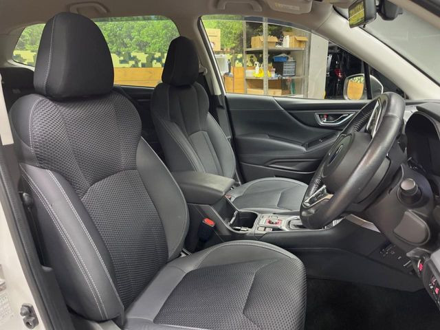 �y�n�[�t���U�[�V�[�g�z�������ƍ���S�n�𗼗������l�C�̃V�[�g���w�ʁE���ʂ̃t�@�u���b�N�f�ނ́A�ʋC���̗ǂ��⊊��ɂ����ɗD��Ă��܂��B�C���╞���ɍ��E���ꂸ���K�ɂ���肢�������܂��B