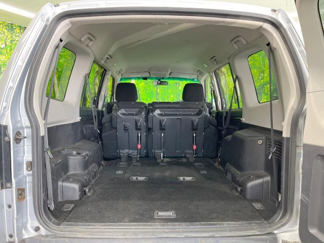 ���i�̂���������ʋ΁A���}���ɏ\���ȉ׎��X�y�[�X���m�ۂ��Ă���܂��B�Z�J���h�V�[�g��|���ƁA�傫�ȉו��̐ύڂ��\�ł���