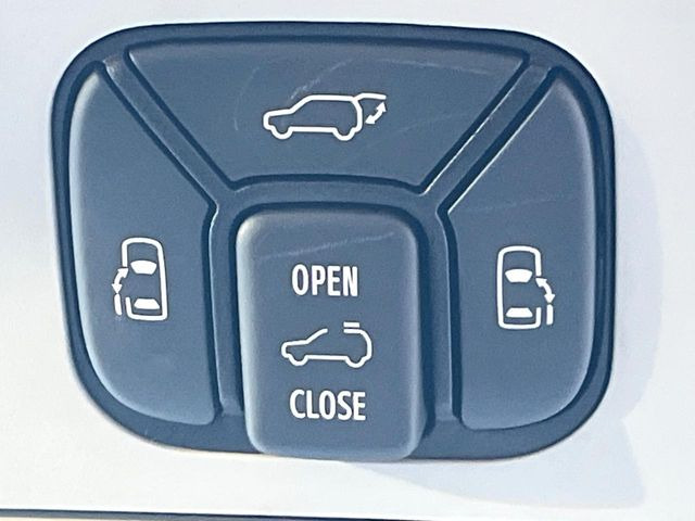 �y�����p���[�X���C�h�h�A�z�X�}�[�g�L�[��^�]�Ȃ̃X�C�b�`�Ō�ȗ����X���C�h�h�A�̊J���\���d��������͂����ăh�A���J����K�v�������A�����Ȃ��q�l�ł��ȒP�ɊJ���߂ł����K�ł���