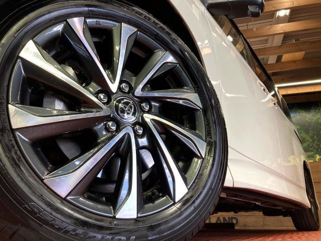 �y����17�C���`�A���~�z�C�[���z�O�ςɃ}�b�`���������A���~�z�C�[���𑕒����Ă���܂��B�e��ЊO�A���~�z�C�[����A�X�^�b�h���X�^�C�����戵�����Ă���܂��B���񂲑��k����������