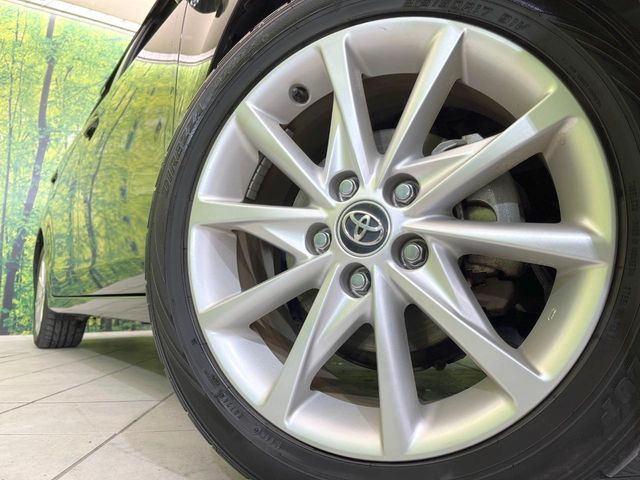 【純正17インチアルミホイール】外観にマッチした純正アルミホイールを装着しております。各種社外アルミホイールや、スタッドレスタイヤも取扱いしております。是非ご相談ください♪