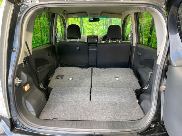 ���i�̂���������ʋ΁A���}���ɏ\���ȉ׎��X�y�[�X���m�ۂ��Ă���܂��B�Z�J���h�V�[�g��|���ƁA�傫�ȉו��̐ύڂ��\�ł���