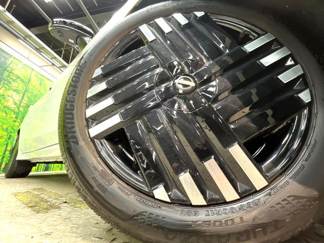 �y����17�C���`�A���~�z�C�[���z�O�ςɃ}�b�`���������A���~�z�C�[���𑕒����Ă���܂��B�e��ЊO�A���~�z�C�[����A�X�^�b�h���X�^�C�����戵�����Ă���܂��B���񂲑��k����������