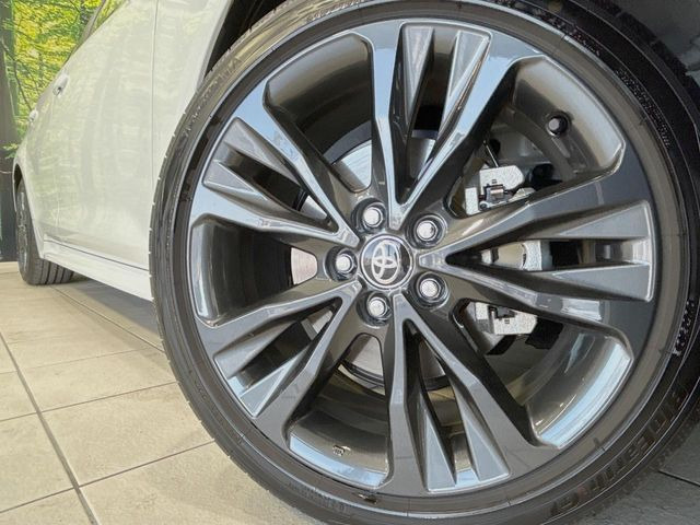 �y�O���[�h��p����17�C���`�A���~�z�C�[���z�f�U�C�����̍��������A���~�z�C�[���𑕒����Ă���܂��B�e��ЊO�A���~�z�C�[����A�X�^�b�h���X�^�C�����戵�����Ă���܂��B���񂲑��k����������