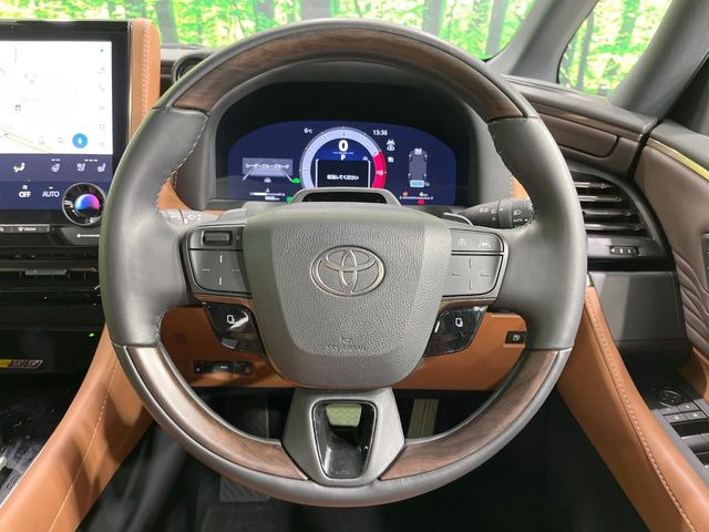 インテリアに合わせたデザインのステアリングは、運転される方のことも考え、運転しやすい形状、大きさです。是非一度、実際に触ってお確かめください。