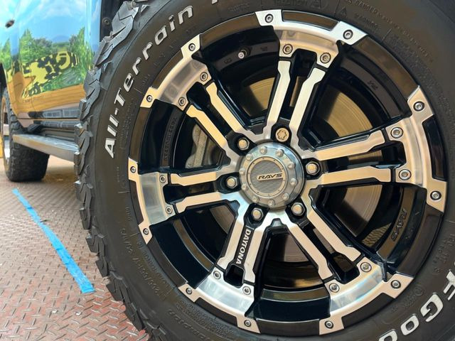 �y17�C���`�A���~�z�C�[���z�O�ςɃ}�b�`�����A���~�z�C�[���𑕒����Ă���܂��B�e��A���~�z�C�[����A�X�^�b�h���X�^�C�����戵�����Ă���܂��B���񂲑��k����������