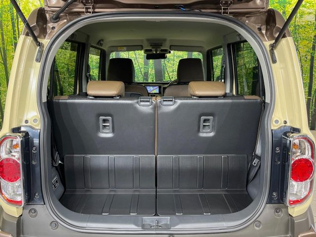 ���i�̂���������ʋ΁A���}���ɏ\���ȉ׎��X�y�[�X���m�ۂ��Ă���܂��B�Z�J���h�V�[�g��|���ƁA�傫�ȉו��̐ύڂ��\�ł���