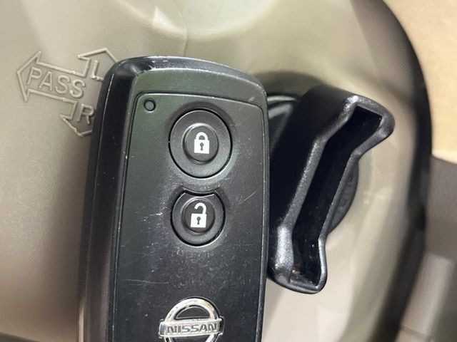 �y�L�[���X�X�^�[�g�V�X�e���z�J�o����|�P�b�g�ɓ��ꂽ�܂܂ł��h�A�̎{���E�������\�ȃX�}�[�g�L�[�𑕔��B�G���W���̃I���E�I�t�����J�M�����o���K�v����������Ƃ��Ă��֗��ł���