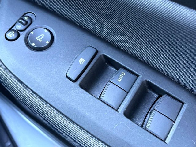 �y�d���i�[�~���[�z�T�C�h�~���[�͓d���i�[���ƂȂ��Ă���A�������ԏ�ł��L�Y�������X�N��}�����܂��B