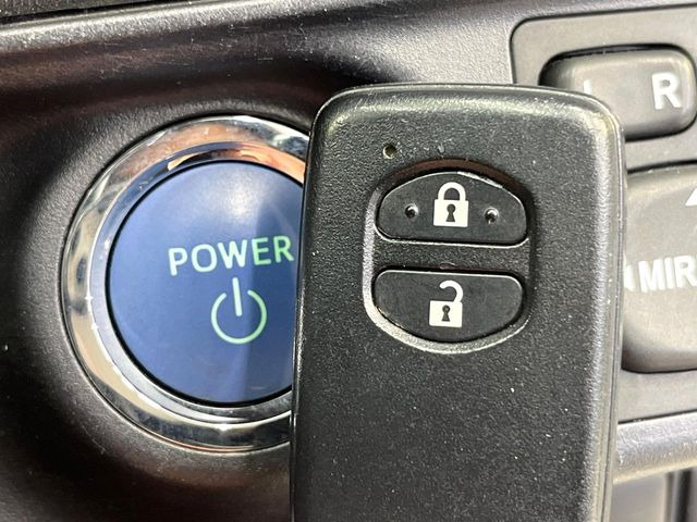 �y�X�}�[�g�L�[�z�J�o����|�P�b�g�ɓ��ꂽ�܂܂ł��h�A�̎{���E�������\�ȃX�}�[�g�L�[�𑕔��B�G���W���̃I���E�I�t�����J�M�����o���K�v����������Ƃ��Ă��֗��ł���