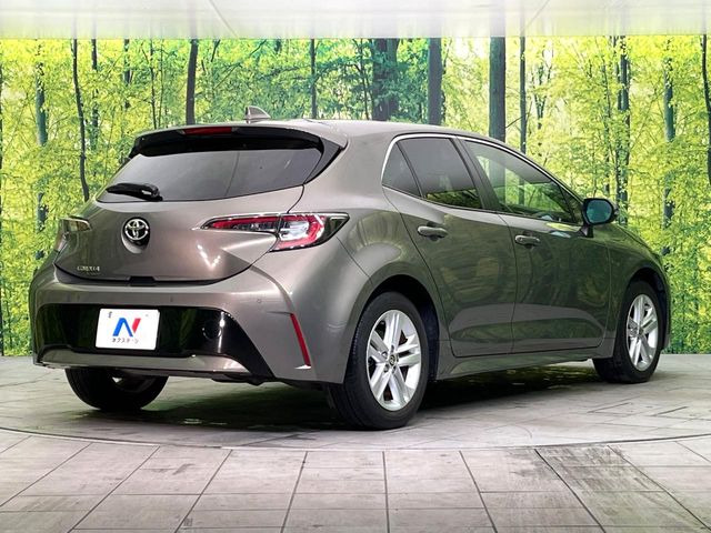 ��D�]�𒸂��Ă���܂��{�f�B�̒e�X�v���b�V���R�[�g���D�]��t���B�ʏ�̃K���X�R�[�g�ƈقȂ�A�ϋv�N��6�N�̖��@���K���X�R�[�e�B���O���A�{�f�B���L���C�ȏ�Ԃɕۂ��Ă���܂��B