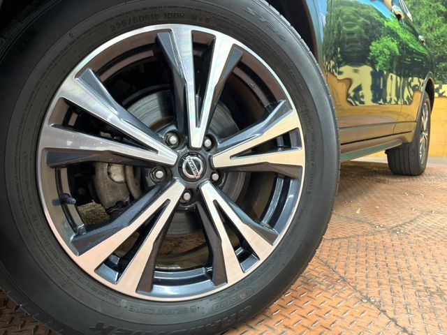 �y�����A���~�z�C�[���z�O�ςɃ}�b�`���������A���~�z�C�[���𑕒����Ă���܂��B�e��ЊO�A���~�z�C�[����A�X�^�b�h���X�^�C�����戵�����Ă���܂��B���񂲑��k����������