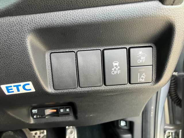 �ۏ؊��ԓ��ɂ����āA�s����F�߂�ꂽ�ꍇ�͓��ЍH��܂��́A���Ўw��H��ɂĖ����C�����������܂��B