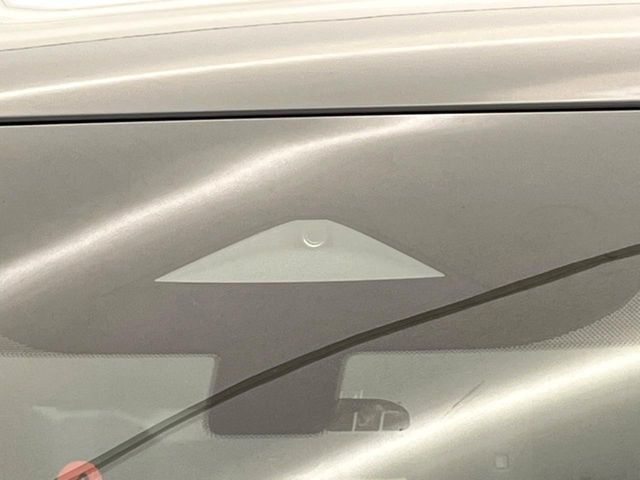 �y�C���e���W�F���g�G�}�[�W�F���V�[�u���[�L�z�t�����g�J�����őO���̎ԗ�����s�҂����m�B�Փ˂������Ȏ��͏Փ˔�Q�y���u���[�L���쓮�A�Փˉ�����T�|�[�g�B�����S�Ƀh���C�u�����y���݂��������܂��B