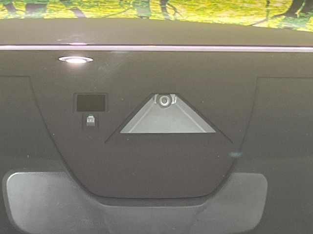 �y�X�}�[�g�u���[�L�T�|�[�g�z���s���ɑO���̎ԗ�����F�����A�Փ˂������Ȏ��͌x��ƃu���[�L�ŏՓˉ���Ɣ�Q�y�����A�V�X�g�B�����S�Ƀh���C�u�����y���݂��������܂��B