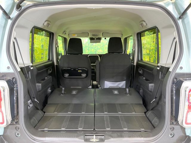 ���i�̂���������ʋ΁A���}���ɏ\���ȉ׎��X�y�[�X���m�ۂ��Ă���܂��B�Z�J���h�V�[�g��|���ƁA�傫�ȉו��̐ύڂ��\�ł���