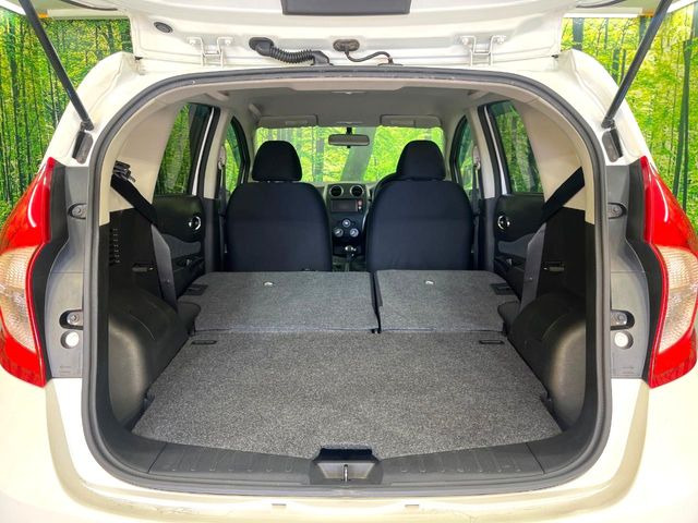 ���i�̂���������ʋ΁A���}���ɏ\���ȉ׎��X�y�[�X���m�ۂ��Ă���܂��B�Z�J���h�V�[�g��|���ƁA�傫�ȉו��̐ύڂ��\�ł���