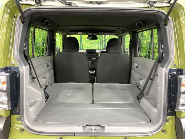 ���i�̂���������ʋ΁A���}���ɏ\���ȉ׎��X�y�[�X���m�ۂ��Ă���܂��B�Z�J���h�V�[�g��|���ƁA�傫�ȉו��̐ύڂ��\�ł���