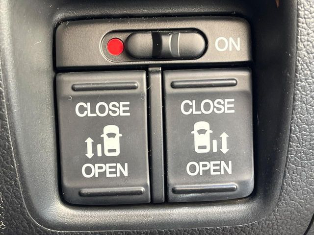 �y�����p���[�X���C�h�h�A�z�X�}�[�g�L�[��^�]�Ȃ̃X�C�b�`�Ō�ȗ����X���C�h�h�A�̊J���\���d��������͂����ăh�A���J����K�v�������A�����Ȃ��q�l�ł��ȒP�ɊJ���߂ł����K�ł���