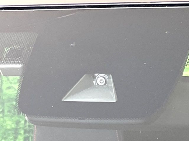 �y�z���_�Z���V���O�z���s���ɑO���̎ԗ�����F�����A�Փ˂������Ȏ��͌x��ƃu���[�L�ŏՓˉ���Ɣ�Q�y�����A�V�X�g�B�����S�Ƀh���C�u�����y���݂��������܂��B