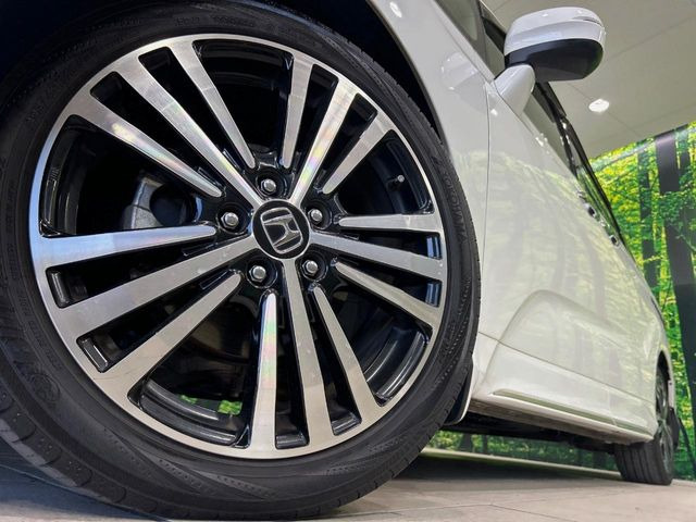 �y����18�C���`�A���~�z�C�[���z�O�ςɃ}�b�`���������A���~�z�C�[���𑕒����Ă���܂��B�e��ЊO�A���~�z�C�[����A�X�^�b�h���X�^�C�����戵�����Ă���܂��B���񂲑��k����������