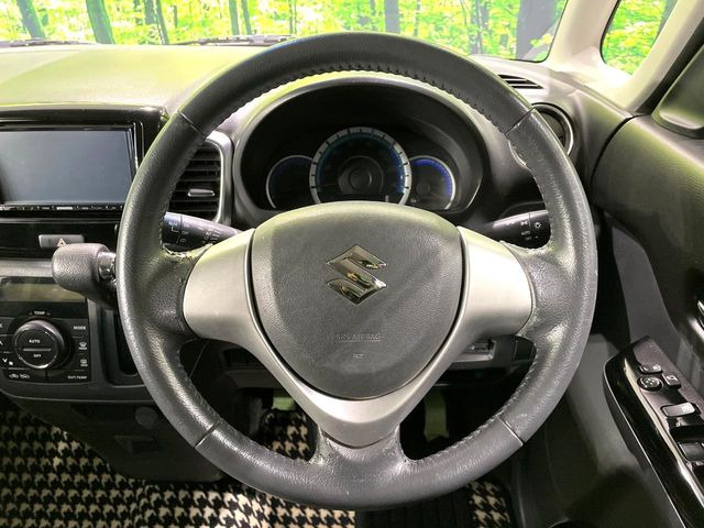 �y�����v�����X�e�A�����O�z�㎿�Ȋv���g�p���邱�ƂŁA��ɂ����������݂ƂĂ��^�]���₷���n���h���ł���