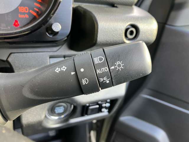 ���I�[�g���C�g&�n�C�r�[���A�V�X�g�����̖͂��邳�����m���Ď����Ń��C�g�_�����Ă���g���l���Ȃǂŕ֗��ł��B�����!�Ό��ԂȂǂ����m���ăn�C&hArr;���[�������Ő؂�ւ��Ă���܂��B