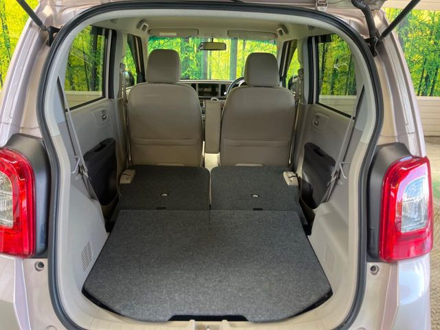 ���i�̂���������ʋ΁A���}���ɏ\���ȉ׎��X�y�[�X���m�ۂ��Ă���܂��B�Z�J���h�V�[�g��|���ƁA�傫�ȉו��̐ύڂ��\�ł���