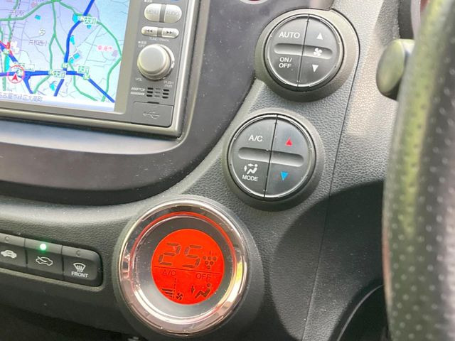 �y�I�[�g�G�A�R���z��x���D�݂̉��x�ɐݒ肷��΁A�ԓ��̉��x�����m�����ʂ≷�x�������Œ����B����&hellip;����&hellip;�Ɖ��x���X�C�b�`���������K�v�͂���܂���B���K�Ȏԓ���Ԃɂ͕K�{�̋@�\�ł��ˁ�