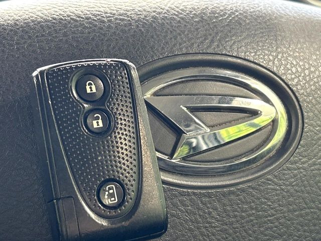 �y�L�[�t���[�V�X�e���z�J�o����|�P�b�g�ɓ��ꂽ�܂܂ł��h�A�̎{���E�������\�ȃX�}�[�g�L�[�𑕔��B�G���W���̃I���E�I�t�����J�M�����o���K�v����������Ƃ��Ă��֗��ł���