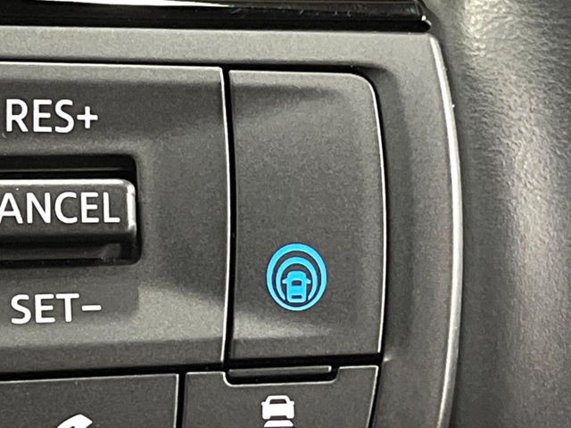 �y�v���p�C���b�g�z�������H�ł̒��������s���y��!!�a�؎��Ə��񑖍s�̃V�[���ŁA�A�N�Z���E�u���[�L�E�X�e�A�����O�������Ő��䂵�A�������^�]�̕��S���y�����Ă���܂���