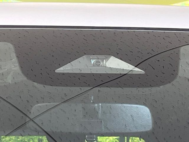 �y�z���_�Z���V���O�z���s���ɑO���̎ԗ�����F�����A�Փ˂������Ȏ��͌x��ƃu���[�L�ŏՓˉ���Ɣ�Q�y�����A�V�X�g�B�����S�Ƀh���C�u�����y���݂��������܂��B