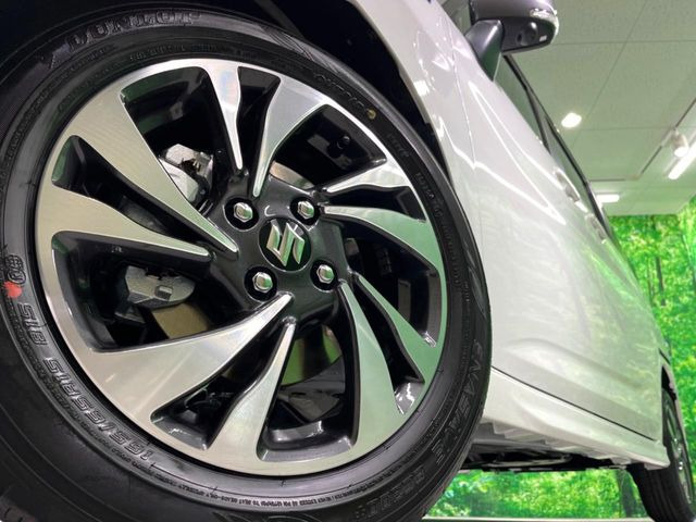 �y����15�C���`�A���~�z�C�[���z�O�ςɃ}�b�`���������A���~�z�C�[���𑕒����Ă���܂��B�e��ЊO�A���~�z�C�[����A�X�^�b�h���X�^�C�����戵�����Ă���܂��B���񂲑��k����������