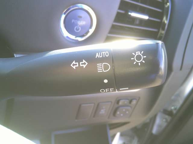 ���I�[�g���C�g�V�X�e�������̖͂��邳�����m���Ď����Ń��C�g�_��!�g���l���Ȃǂŕ֗��ł�!