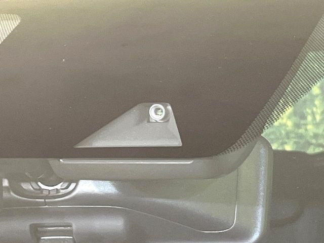 �y�G�}�[�W�F���V�[�u���[�L�z���s���ɑO���̎ԗ�����F�����A�Փ˂������Ȏ��͌x��ƃu���[�L�ŏՓˉ���Ɣ�Q�y�����A�V�X�g�B�����S�Ƀh���C�u�����y���݂��������܂��B