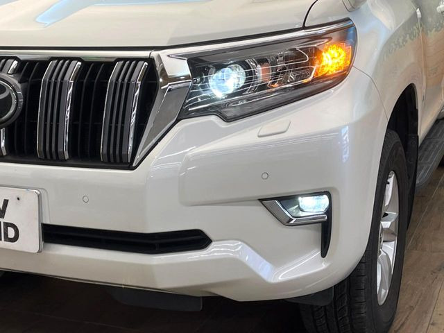 �yLED�w�b�h���C�g�z���V����ԑ��s�����ǍD�Ȏ��E���m�ۂ����S���ĉ^�]�ł��鍂�P�xLED�w�b�h���C�g�𑕔�!�_�����x�������A����d�͂��}�����Ă��܂��B