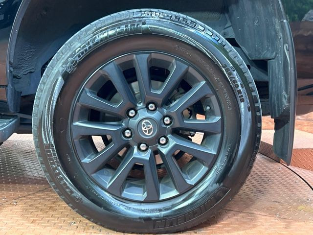 �y����18�C���`�A���~�z�C�[���z�O�ςɃ}�b�`���������A���~�z�C�[���𑕒����Ă���܂��B�e��ЊO�A���~�z�C�[����A�X�^�b�h���X�^�C�����戵�����Ă���܂��B���񂲑��k����������