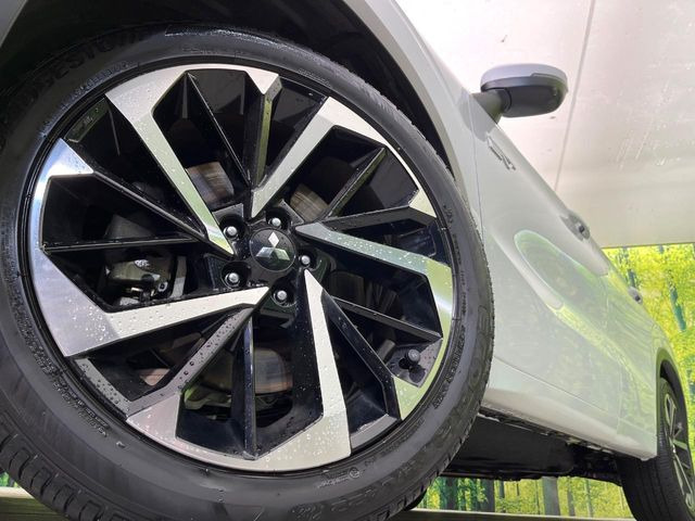 �y�����A���~�z�C�[���z�O�ςɃ}�b�`���������A���~�z�C�[���𑕒����Ă���܂��B�e��ЊO�A���~�z�C�[����A�X�^�b�h���X�^�C�����戵�����Ă���܂��B���񂲑��k����������