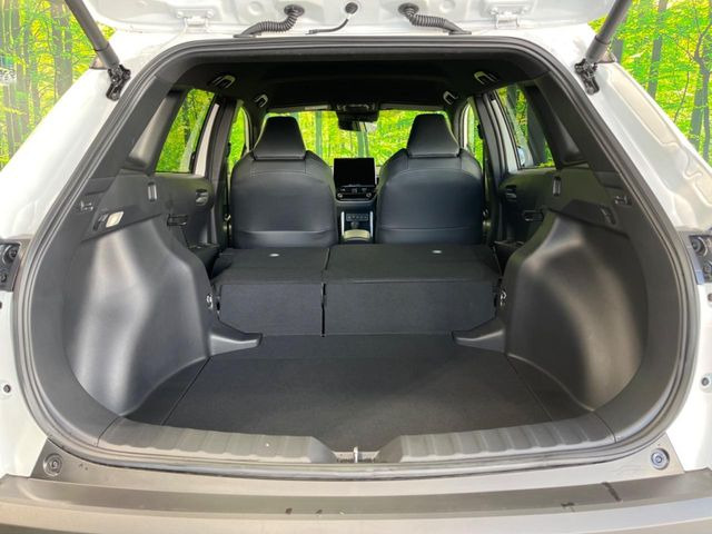 ���i�̂���������ʋ΁A���}���ɏ\���ȉ׎��X�y�[�X���m�ۂ��Ă���܂��B�Z�J���h�V�[�g��|���ƁA�傫�ȉו��̐ύڂ��\�ł���