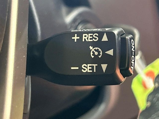 �y�N���[�Y�R���g���[���z�������H�����N���N���s�B�A�N�Z���𗣂��Ă���葬�x�ő��s���ł��A�������^�]���̕��S���y��!�����E�������ȒP�ȃX�C�b�`����Œ����ł��܂��B