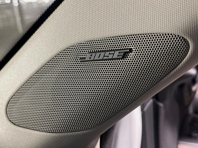 �yBOSE�T�E���h�V�X�e���z���[�J�[�I�v�V�����̍��i�ʃT�E���h�V�X�e���𓋍ځB��p�̃`���[�j���O���{���ꂽ�召�l�X�ȃX�s�[�J�[����ǎ��ȃT�E���h���t�ł��A�Տꊴ���ӂ�鉹����Ԃ����o���܂��B