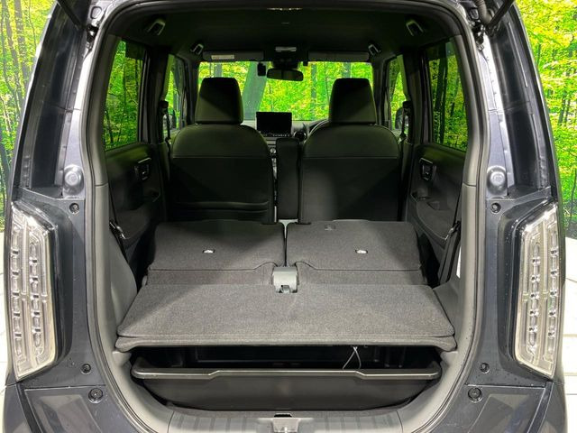 ���i�̂���������ʋ΁A���}���ɏ\���ȉ׎��X�y�[�X���m�ۂ��Ă���܂��B�Z�J���h�V�[�g��|���ƁA�傫�ȉו��̐ύڂ��\�ł���