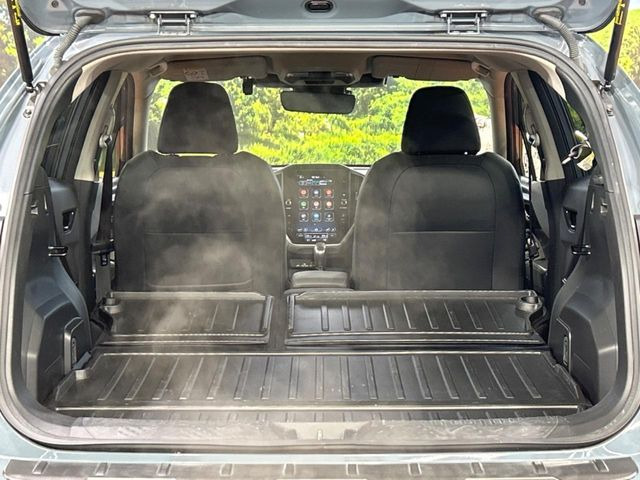 ���i�̂���������ʋ΁A���}���ɏ\���ȉ׎��X�y�[�X���m�ۂ��Ă���܂��B�Z�J���h�V�[�g��|���ƁA�傫�ȉו��̐ύڂ��\�ł���