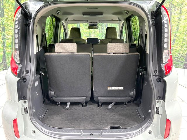 ���i�̂���������ʋ΁A���}���ɏ\���ȉ׎��X�y�[�X���m�ۂ��Ă���܂��B�Z�J���h�V�[�g��|���ƁA�傫�ȉו��̐ύڂ��\�ł���