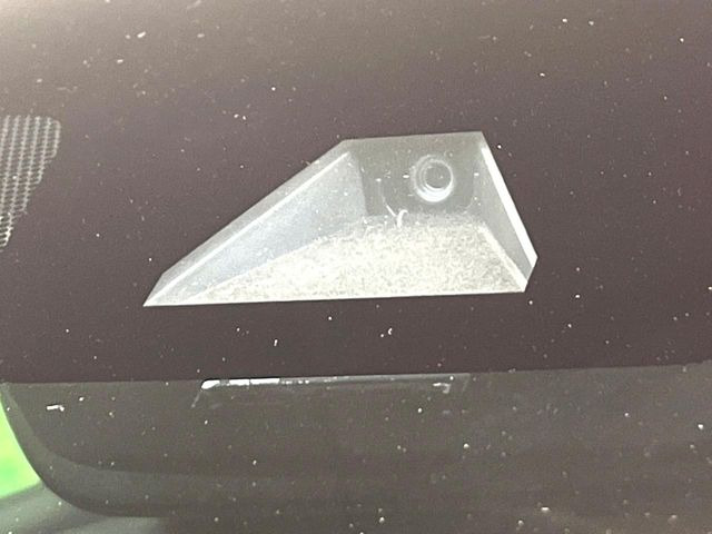 �y�g���^�Z�[�t�e�B�Z���X�z���s���ɑO���̎ԗ�����F�����A�Փ˂������Ȏ��͌x��ƃu���[�L�ŏՓˉ���Ɣ�Q�y�����A�V�X�g�B�����S�Ƀh���C�u�����y���݂��������܂��B