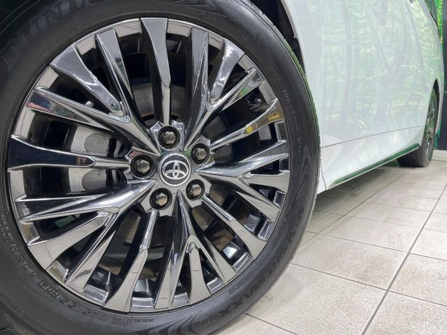 【純正19インチアルミホイール】外観にマッチした純正アルミホイールを装着しております。各種社外アルミホイールや、スタッドレスタイヤも取扱いしております。是非ご相談ください♪