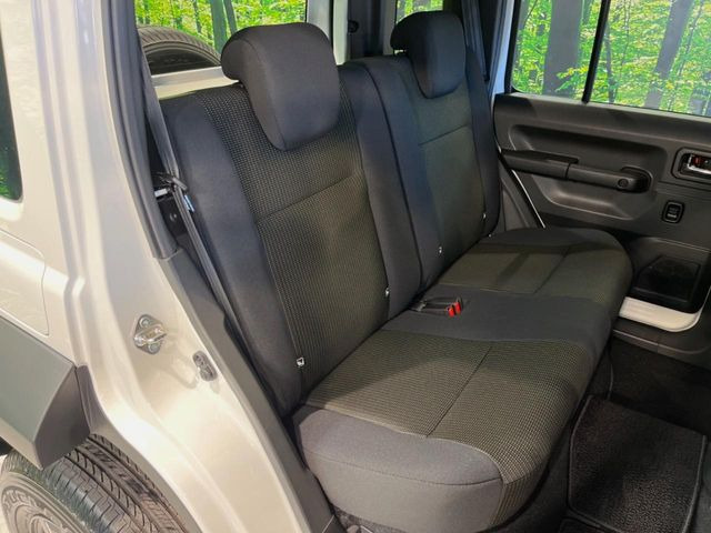 ���i���ȃI���W�i���t���A�}�b�g���I�v�V�����ɂĂ��p�ӂ��Ă���܂��B���D���ȃf�U�C����J���[�����Ԃɍ��킹�đI��ł����������Ƃ��ł��܂���